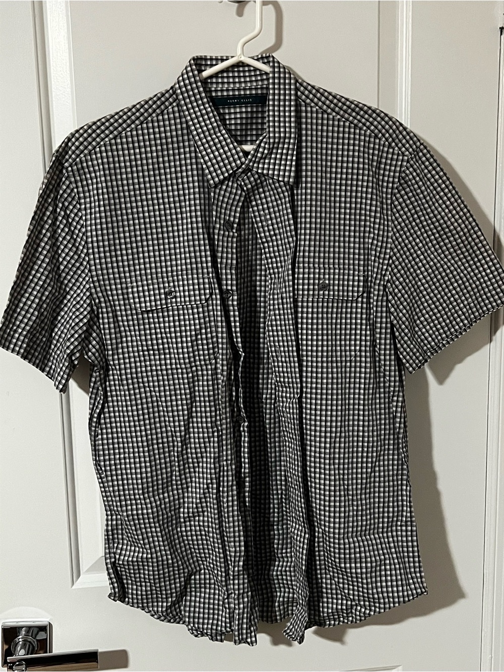 Perry Ellis Short-Sleeve Black & White button up Shirt (men’s large) 100% cotton